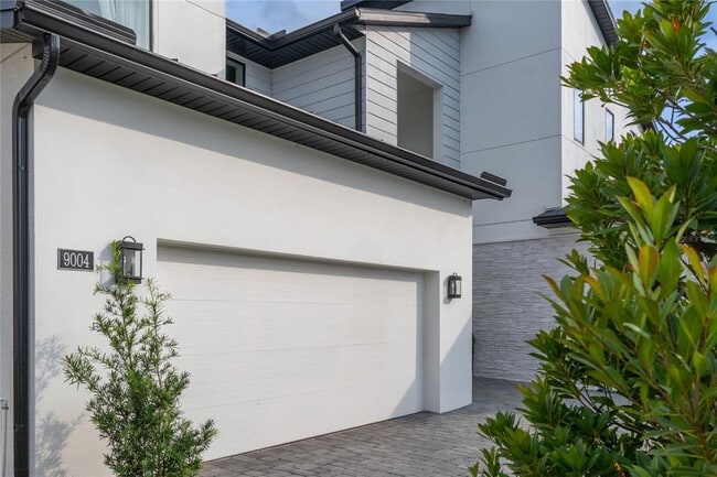 Building Photo - 9004 Santorini Dr