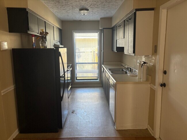 Building Photo - 536 Auburndale Ln