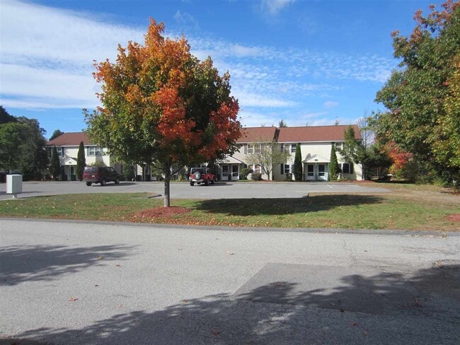 Building Photo - 1025 S Mammoth Rd