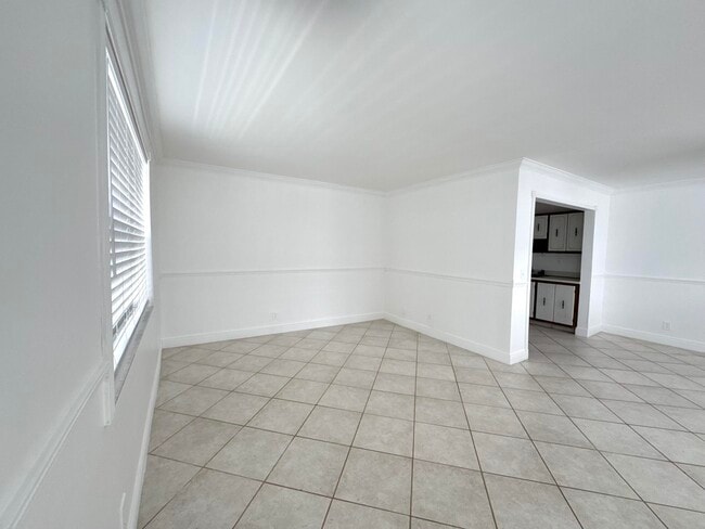Building Photo - 80 Normandy Ln