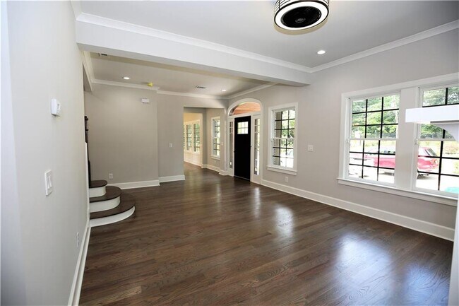 Building Photo - 957 Briarcliff Rd NE