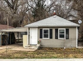 Building Photo - 210 8th St