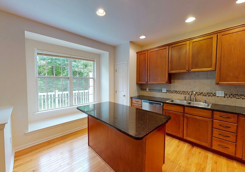 Building Photo - 1824 Big Ridge Dr