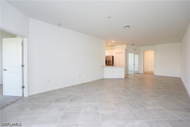 Building Photo - 2599 Vine Ave