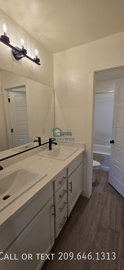 Building Photo - 2104 Ukiah Ct