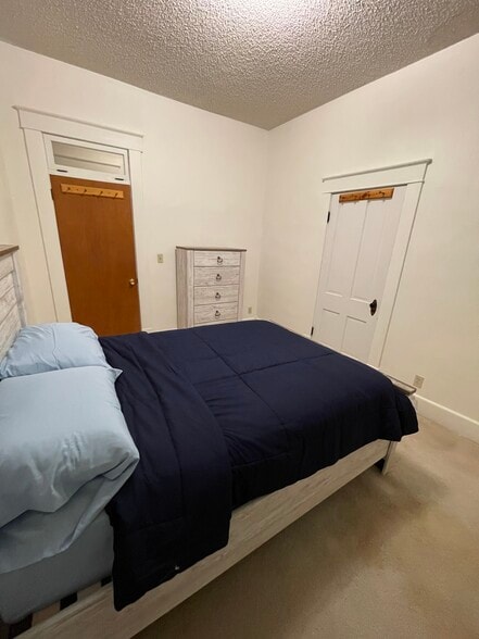 Building Photo - 106 N Main St