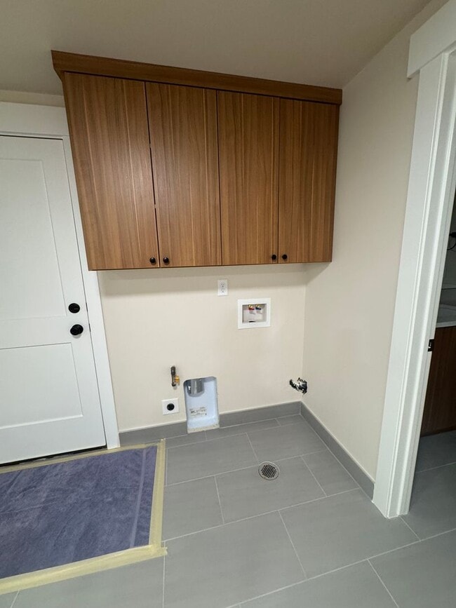 Building Photo - Beautiful Cottonwood Heights Duplex!