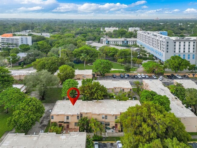 Building Photo - 6011 SW 69th St