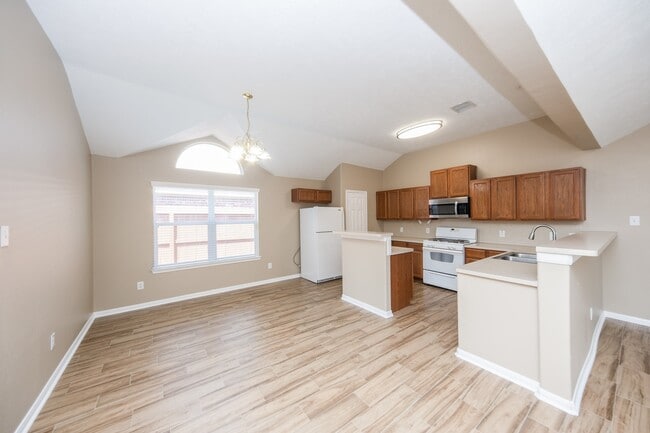 Building Photo - 19247 Dillsbury Ct