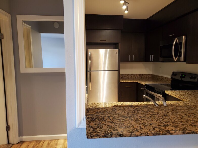 Fridge - 1379 Caminito Gabaldon