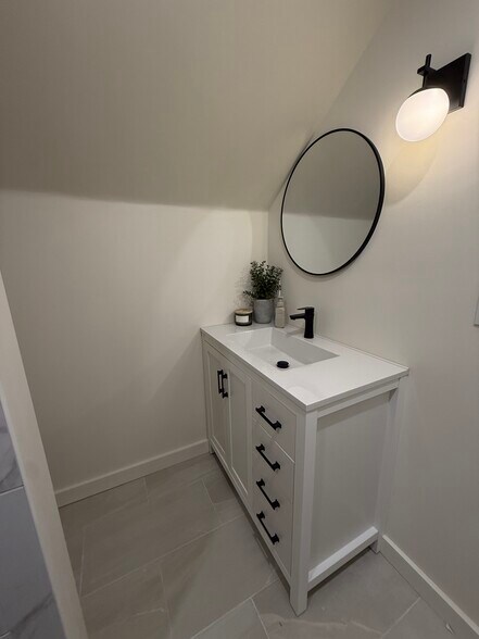 Building Photo - 125 S Minerva Ave