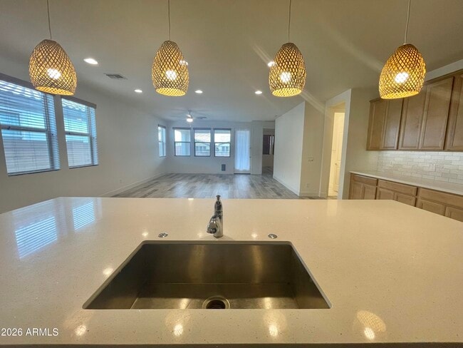 Building Photo - 20862 E Sparrow Dr