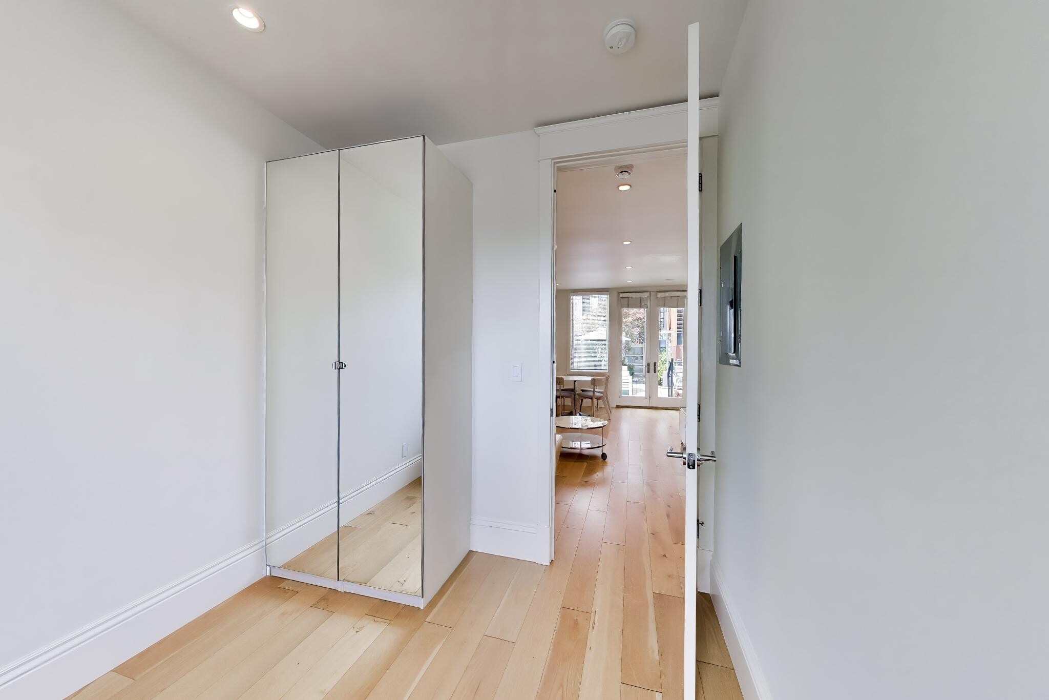 Building Photo - 533A Greenwich St