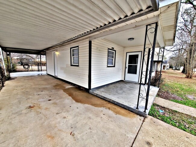 Building Photo - Decatur 3BR House SE