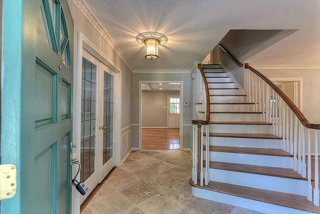 Building Photo - 14627 Carolcrest Dr