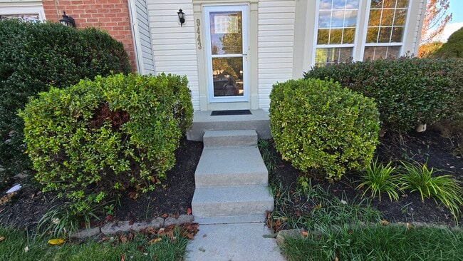 Building Photo - 9443 Birchwood Ln