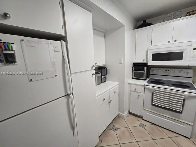 Building Photo - 1440 Brickell Bay Dr