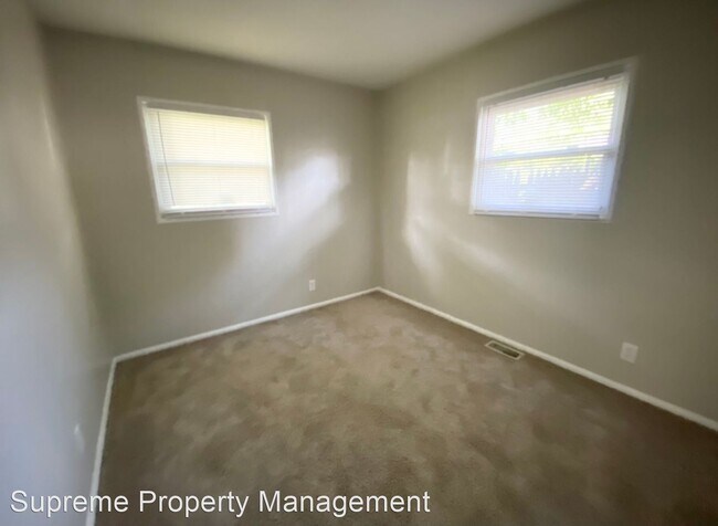 Building Photo - 3 br, 1 bath House - 3914 Thrush Drive