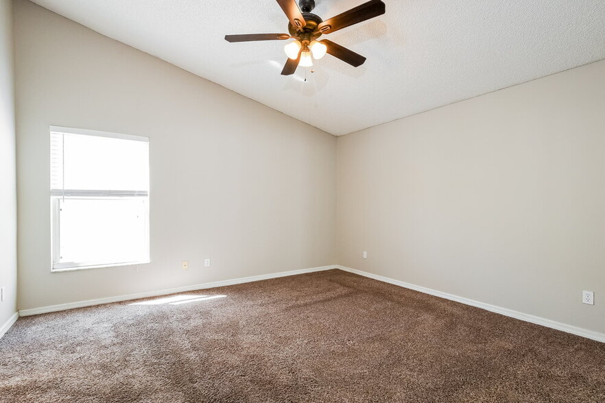 Building Photo - 467 Brightview Dr