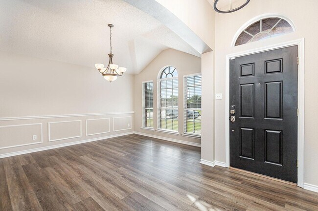 Building Photo - 1817 Eastfork Ln