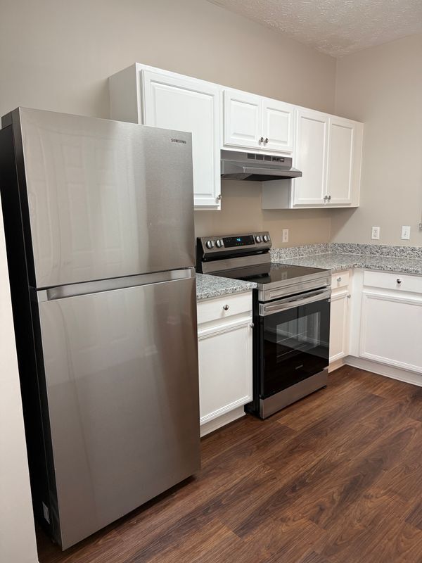 Building Photo - 6071 Camden Forrest Dr