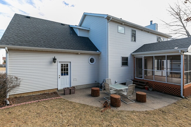 Building Photo - 2052 Ashford Rd