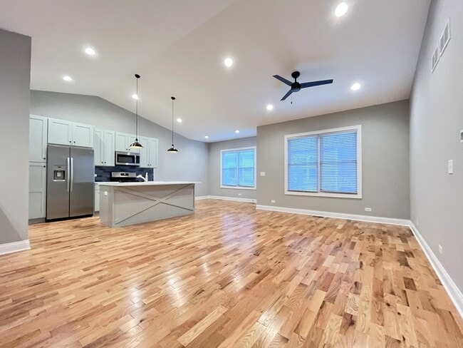 Building Photo - 724 Mallard Dr