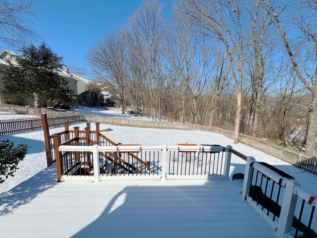 Building Photo - Stunning 4-Bedroom Home in Overland Park!