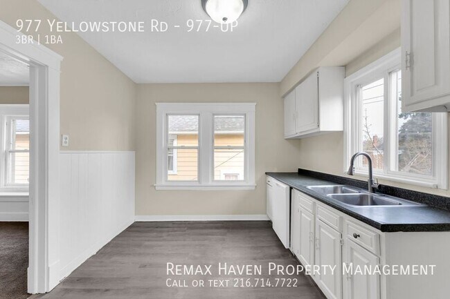 Building Photo - 977 Yellowstone Rd