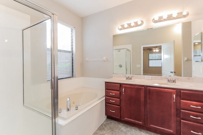 Building Photo - 2019 Abbey Trace Dr