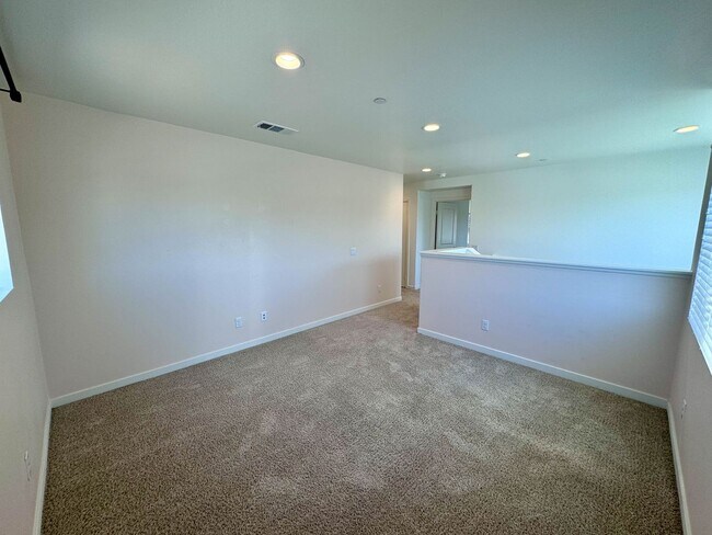 Building Photo - Stunning 4 bedroom 3 bathroom Murrieta hom...