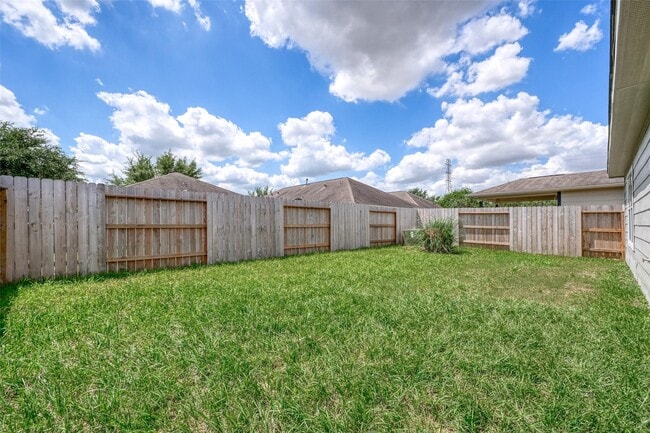 Building Photo - 26611 Marble Falls Bend