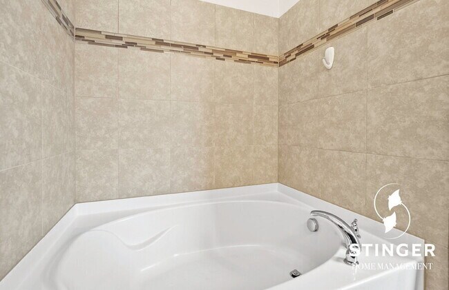Building Photo - 67 Wintergreen Dr