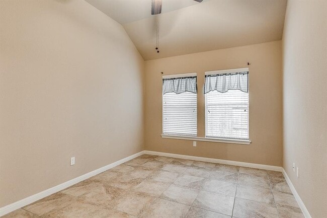 Building Photo - 609 Walsh Hill Trail