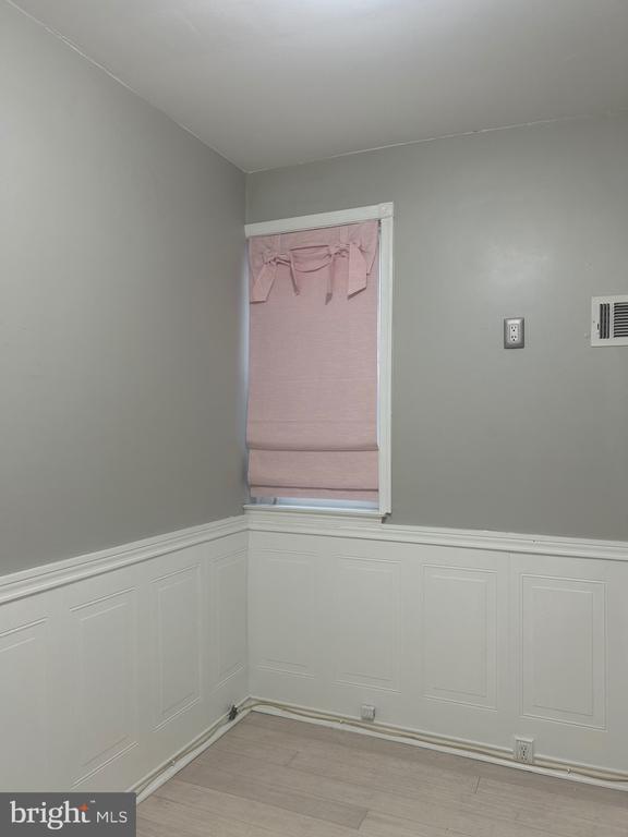 Building Photo - 2417 S Rosewood St