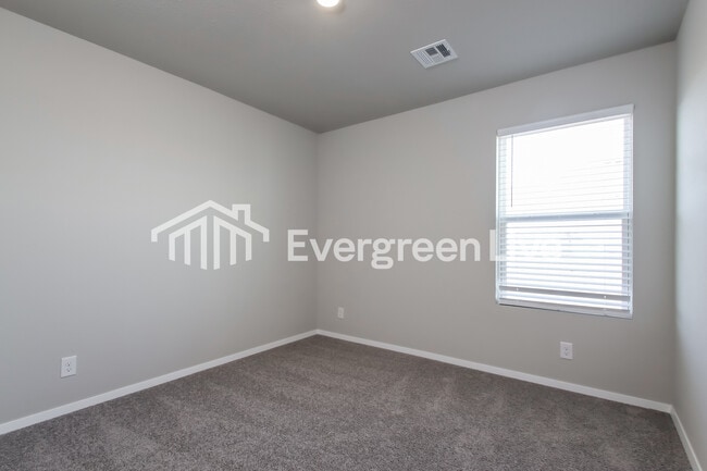 Building Photo - 2107 S Lakin Ln