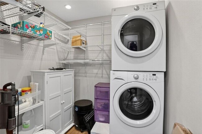 Building Photo - 215 Piedmont Ave NE