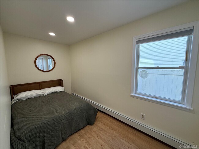 Building Photo - 227 W Pine St