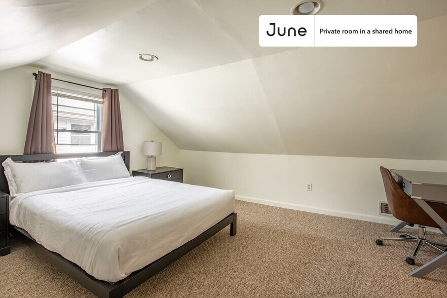 Building Photo - Room in Shared 5 bed/2 bath home