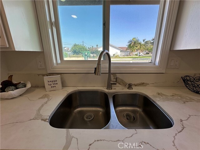 Building Photo - 6171 Winslow Dr