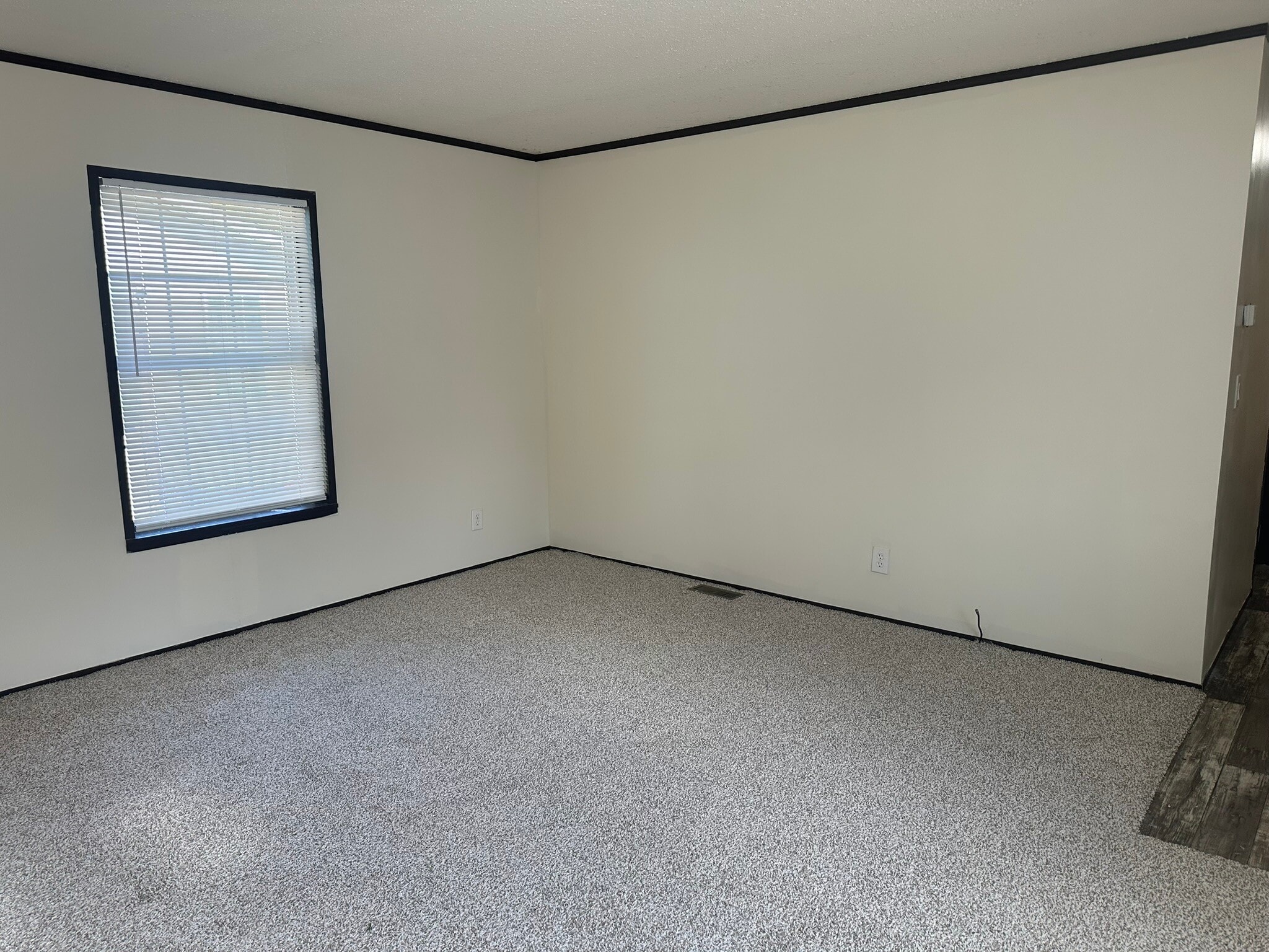 Building Photo - 2299 Wellington Green Dr