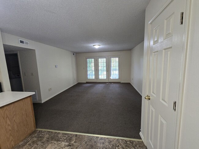Building Photo - Remington Apartments