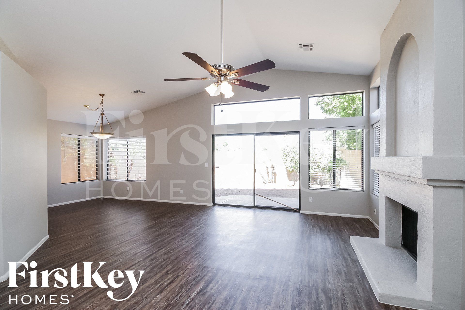 Building Photo - 306 E Vaughn Ave