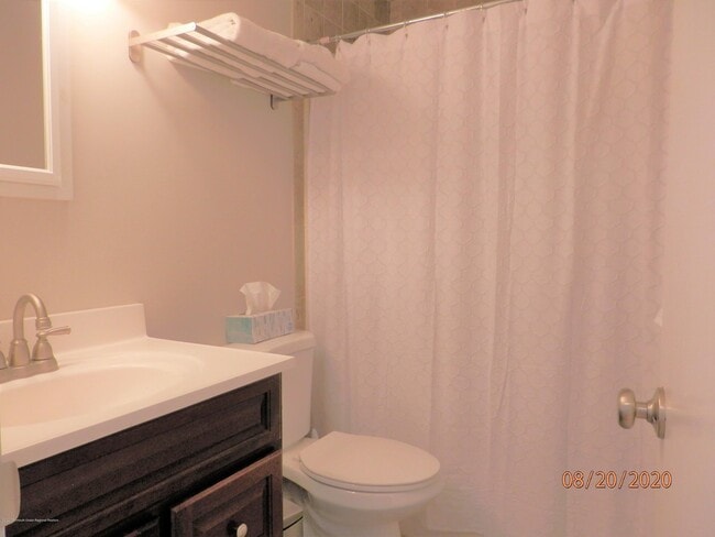 Building Photo - 613 Brinley Ave