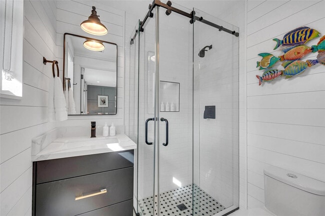 Building Photo - 450 N Swinton Ave