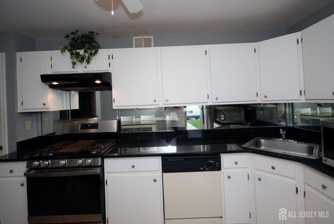 Building Photo - 1101 Stony Brook Way