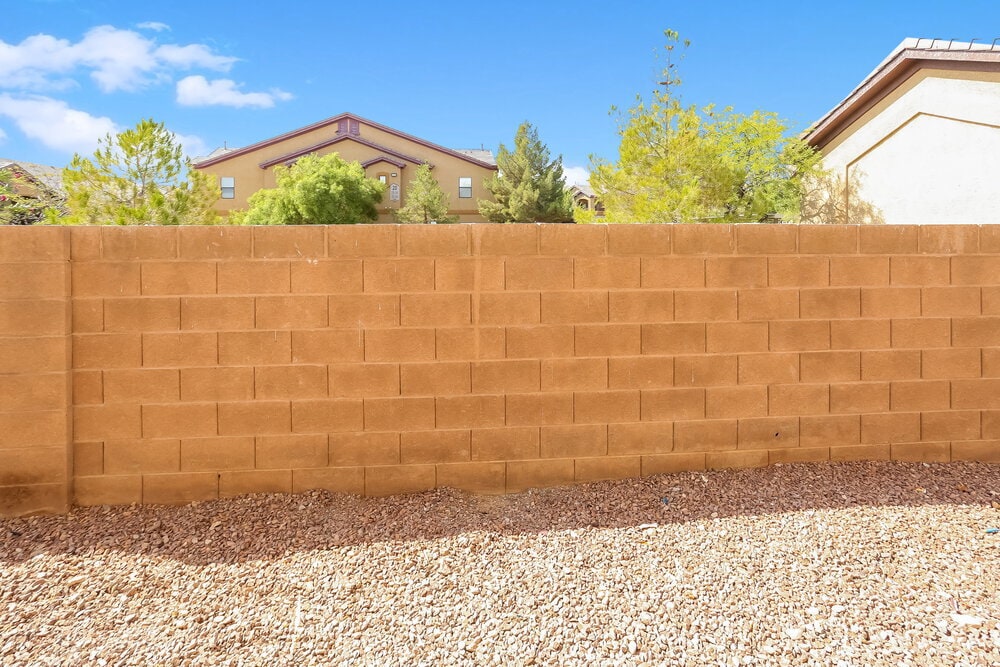Building Photo - 9481 Havasu Canyon Ave