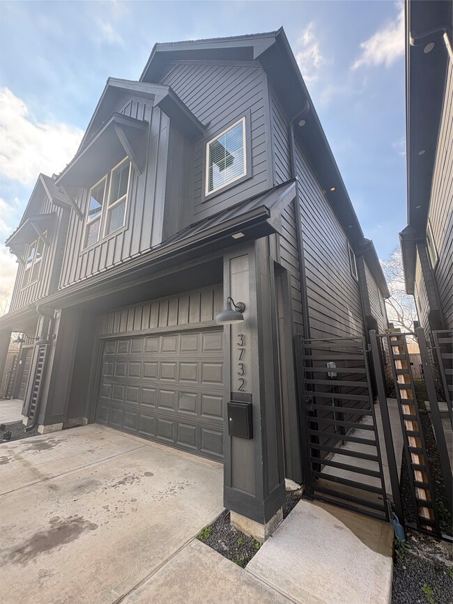 Building Photo - 3732 Seabrook St