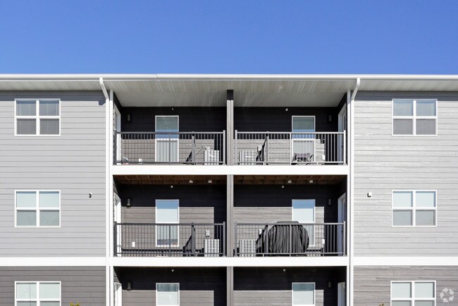 Building Photo - 200 E US Highway 34