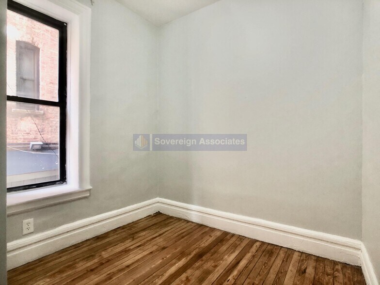 Building Photo - 182 Claremont Ave